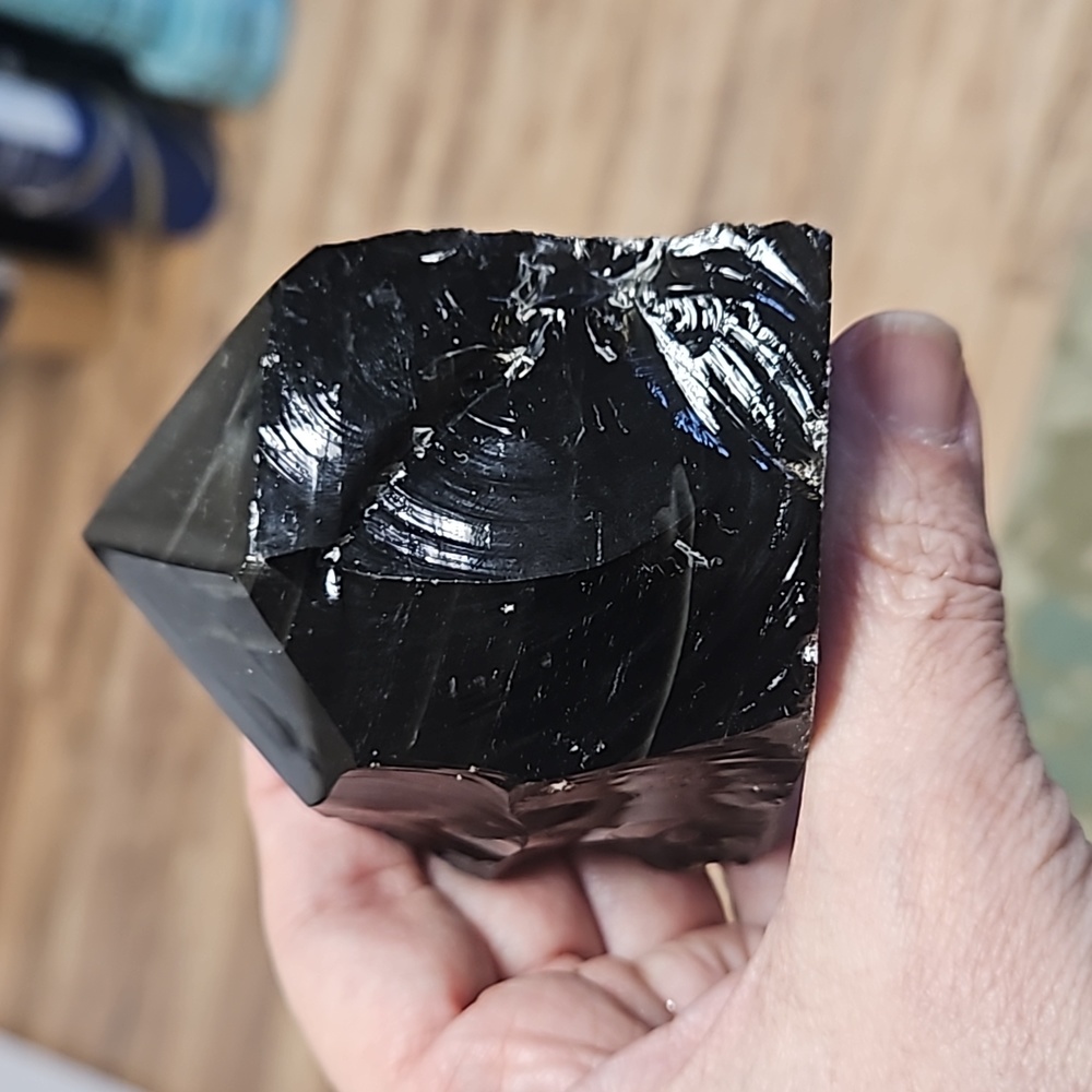 Black Obsidian Point Top